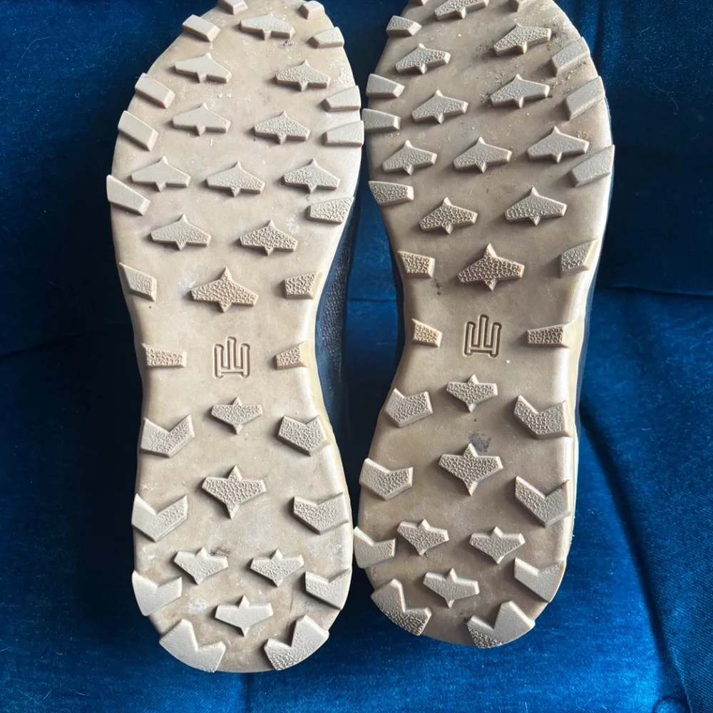 Naglev Unico Hiking Sneaker - EUC - Picture 11 of 12
